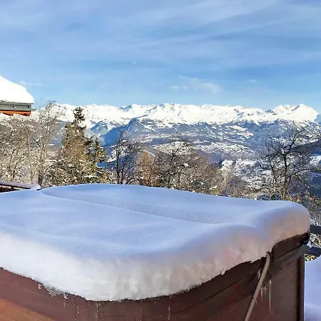 A Luxurious 12 Person With Superb View Chalet *